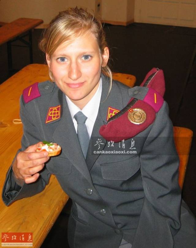瑞士女兵.