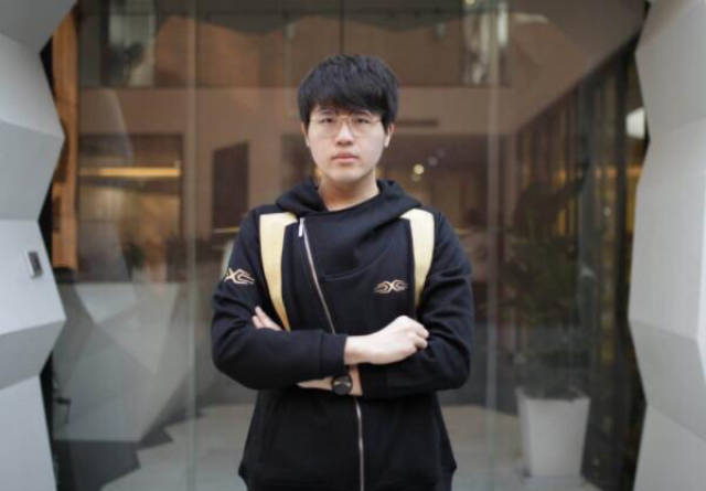 zz1tai 姿态 在snake姿态经历了从中路打到上路,又从上路打回中路