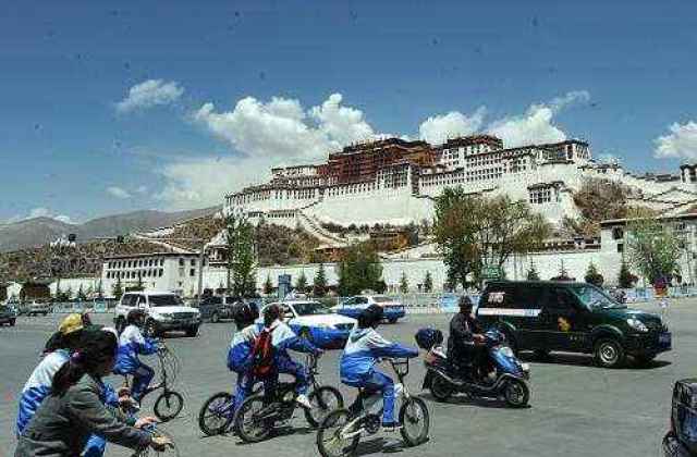 拉萨作为西藏的首府,为什么很少有高楼大厦?