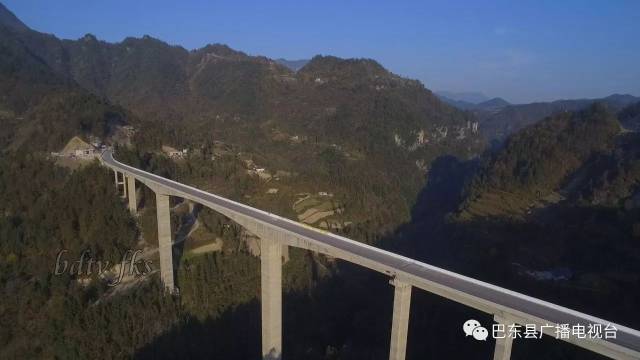 【蹄疾步稳 精彩2017】克难奋进 巴野公路