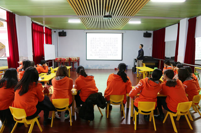 【童心教育】丰泽灯星童心幼儿园美术老师培训