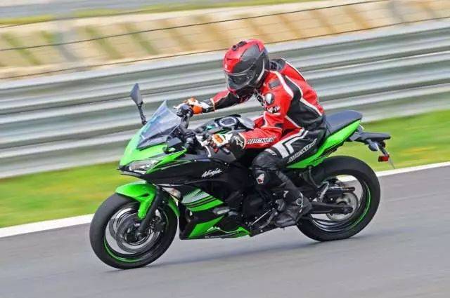又一台攻克的摩托车, 川崎z900!