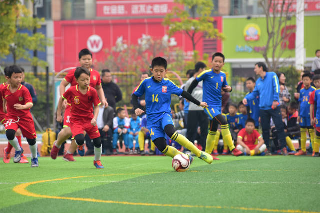 香港明星足球队为公益而战 将于明天三月再度约定中山