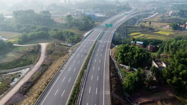 国道收费站最新消息只有一个吗 ab1fd4e2a57842b79a1cf17e496d6a8e.jpeg