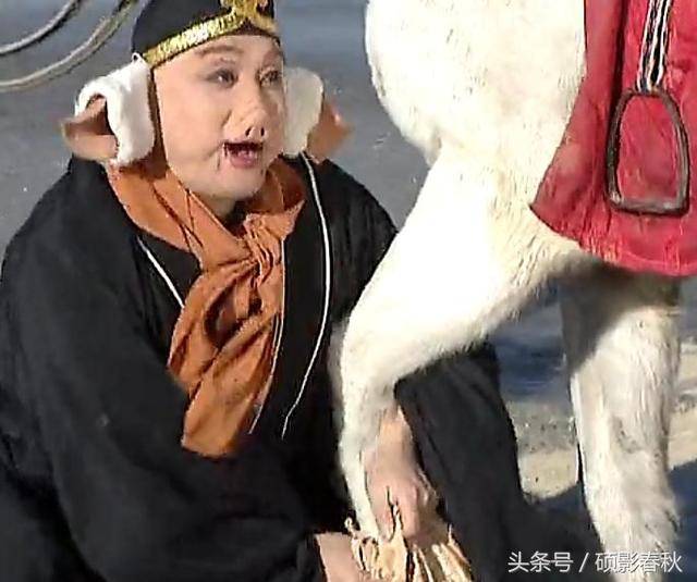 八戒虽然好色贪吃,《西游记》中也描述了他聪明之处
