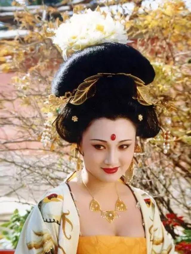 18版杨贵妃刷脸,你站肉系范冰冰还是混血系张榕容