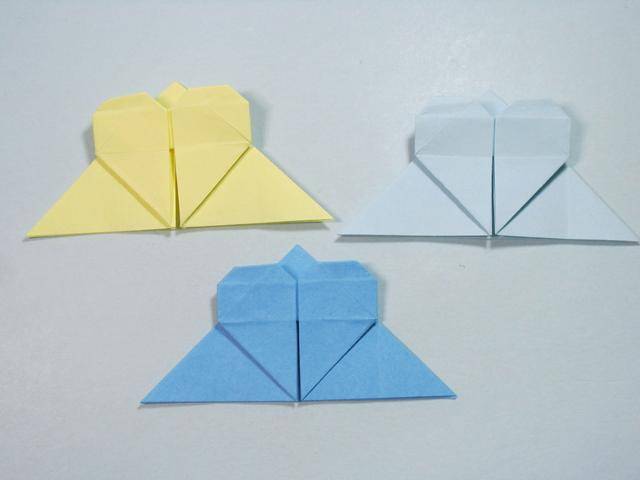 儿童手工折纸:简单的爱心书签折纸步骤图解