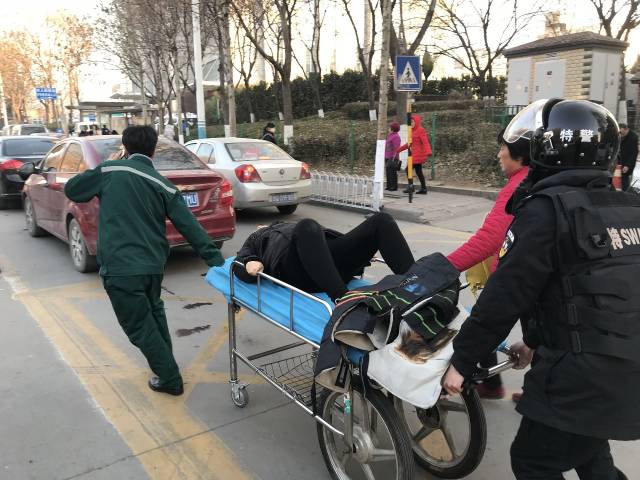 生死救援!临沂孕妇路上破羊水,医生托胎儿腿进