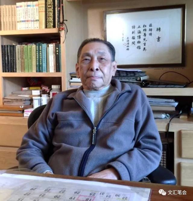 杜维善和他父亲长得像,他又幽默地和我们开起了玩笑,说"我跟姜文说