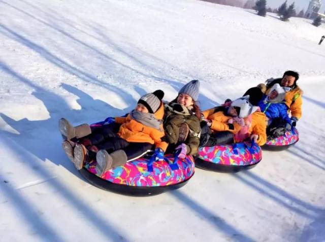 【滑雪】(已含2小时滑雪,包含雪鞋雪板雪杖使用),打雪圈