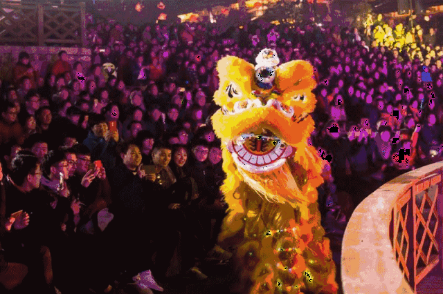 10米高的花灯,超大的财神,40000平水上灯会!金坛这个小镇美翻了!