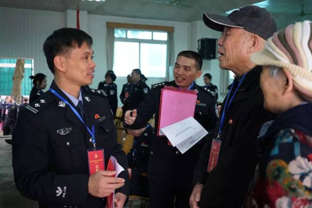 中共广西壮族自治区中渡监狱召开党员代表大会