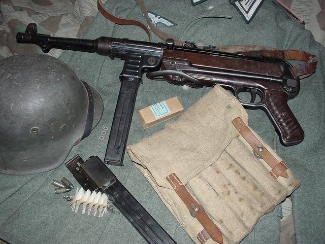 德国mp40冲锋枪的成本价格是24美元,从1938年到1944年德军购买了约110