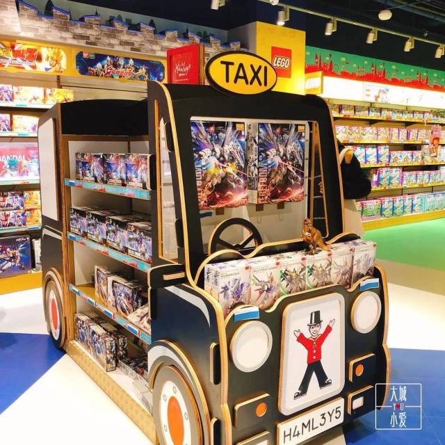 糖猫入驻世界最大的玩具店hamleys!糖小猫在北京王府井旗舰店等你来!