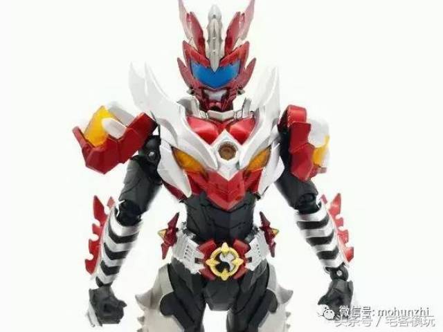 这次带来的是铠甲勇士炎龙侠进化版评测,第一代铠甲勇士真的是楼主的