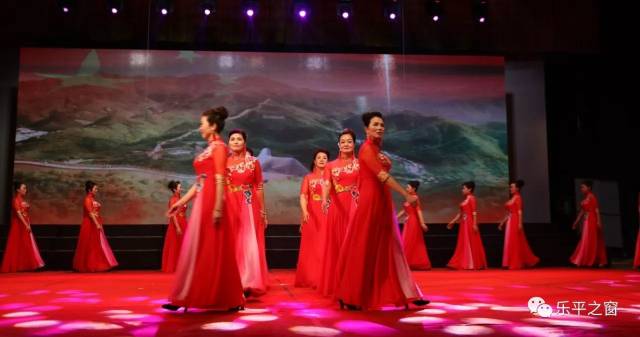 旗袍秀表演《和谐中国》