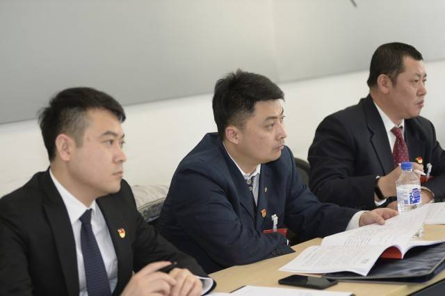 选举高大伟,张岩,陈爱刚,陈均,曹竹青共5人为中共一汽-大众汽车有限