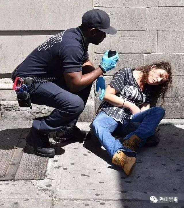不久前,有媒体报道称,纽约市的布鲁克林区有一批青年人聚众吸毒,并