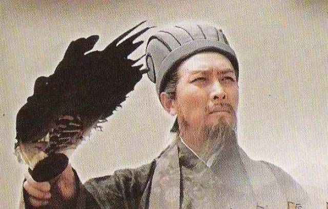 听他用英文诵读《出师表》，服了。看他演的诸葛孔明，直接跪了