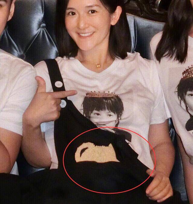 谢娜自从怀孕后,就很少出现,intercrew服饰前段时间娜姐被拍到现身