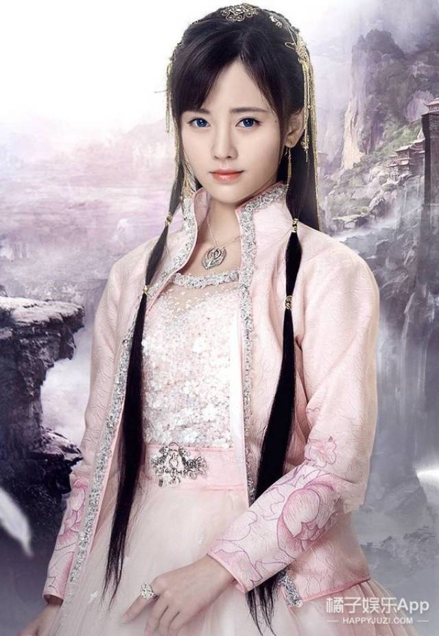 这次鞠婧祎在内地女艺人中排名最高,也是她三次入选中的最高排名,第一