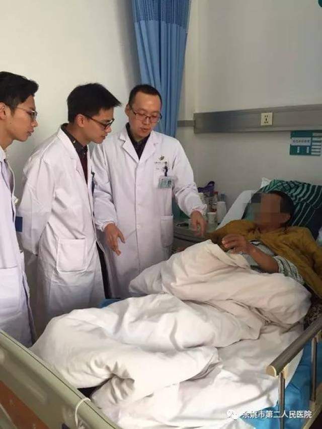 12月26日上午,52岁的陈先生因胃穿孔在市二院外科经过一个星期的住院