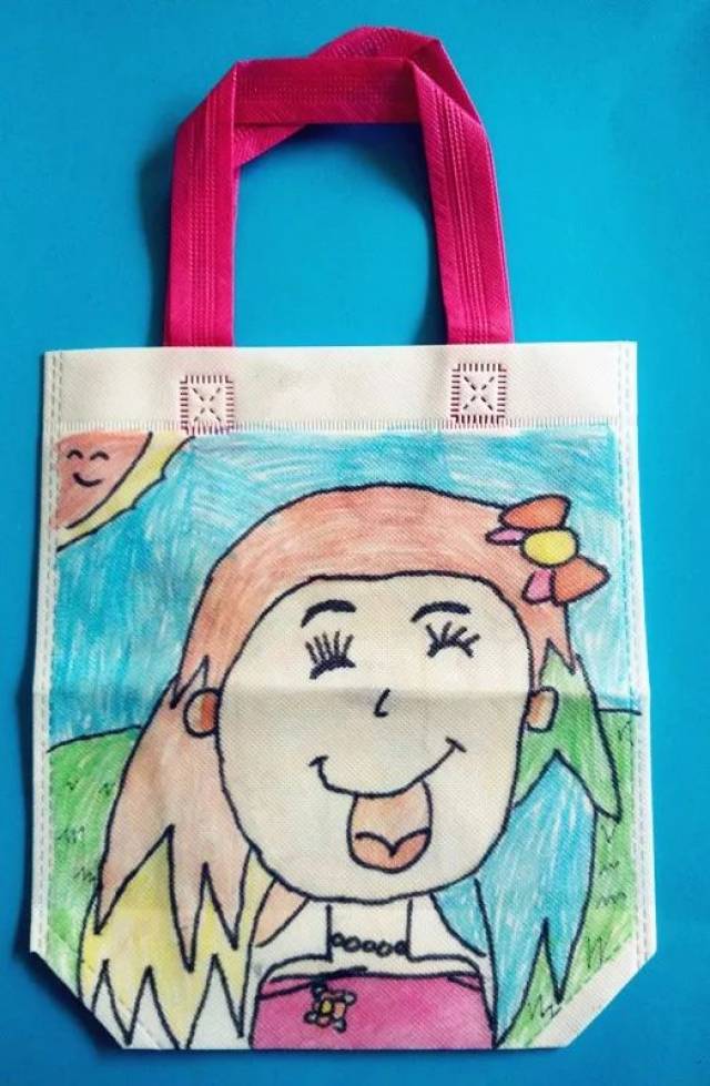 多姿多彩儿童画——二年级幸福城堡趣味手绘作品展
