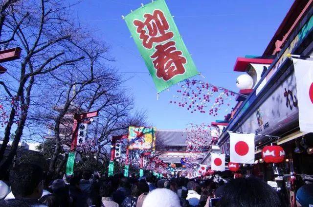 公历的一月一日开始到一月31日,在日本都被称为お正月,在日本随处都