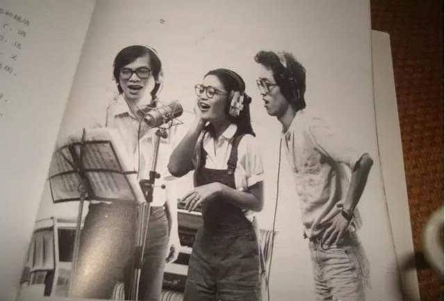 64岁的张艾嘉和刘若英再唱《爱的代价》,最怕