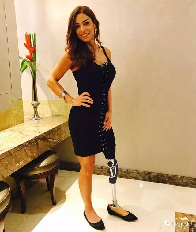 跟老公浪漫约会 去你丫的隆胸垫臀玻尿酸 今天认识的这位健身女神 才