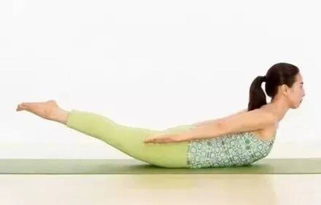 不和刘诗诗同框,你都不知道自己驼背有多丑!脸