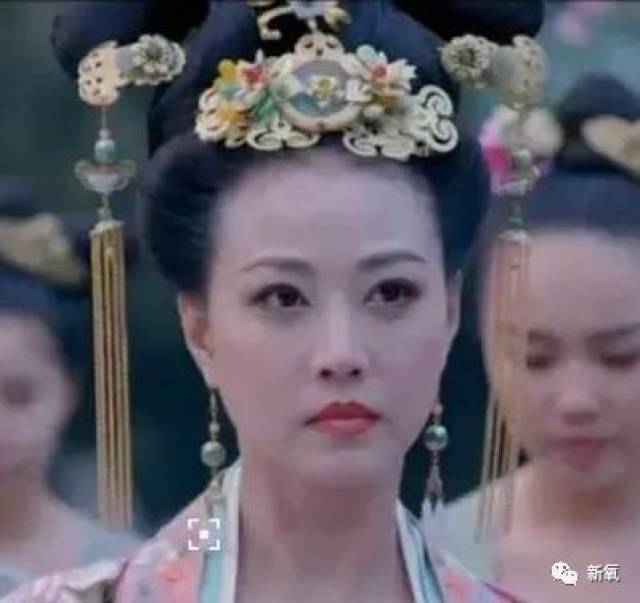 秒杀高圆圆的最美周芷若为一个男人不婚不育的她在51岁美成了少女