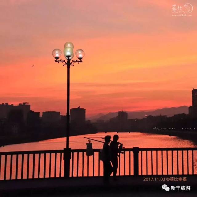 傍晚漫步在新丰江畔 夕阳的余晖撒在波光粼粼的水面上 黄昏的暮色唯美