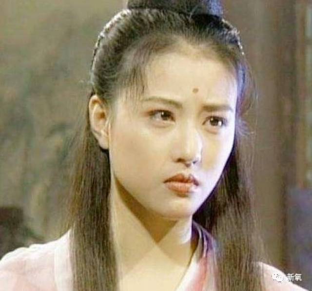 秒杀高圆圆的最美周芷若为一个男人不婚不育的她在51岁美成了少女