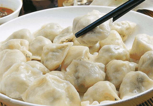 在你的家乡是吃汤圆吗?团团圆圆,吃的时候小心烫嘴哟!