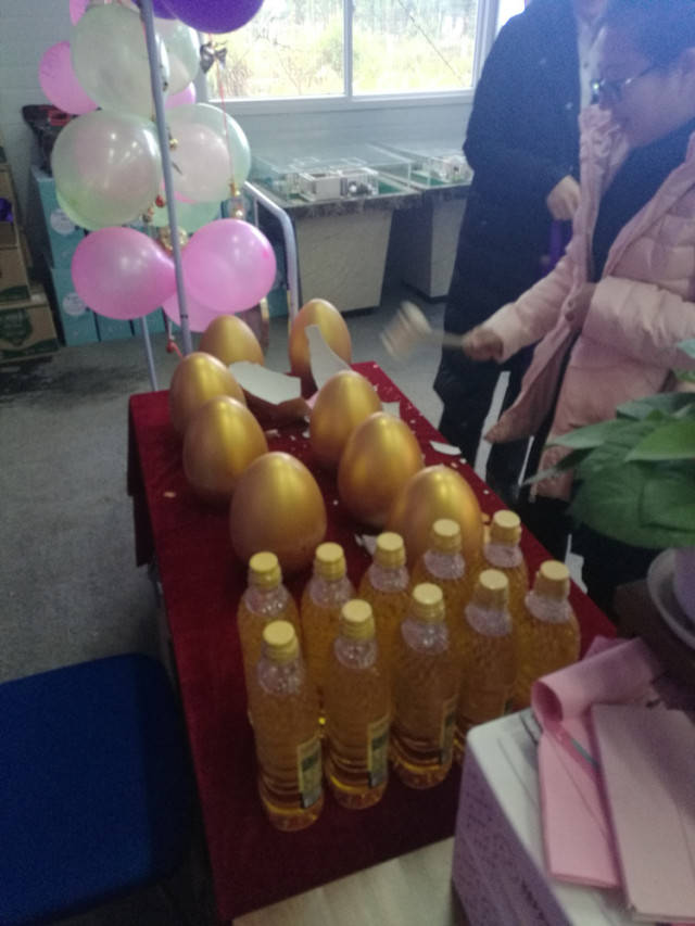 紫金嘉园“寓”上元旦美容美甲活动进行中……