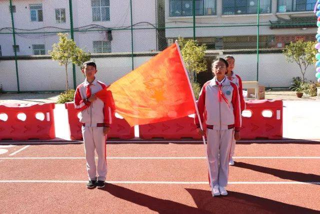 【丽江关注】诵中华经典,做博学少年—白龙潭小学举行2017年经典