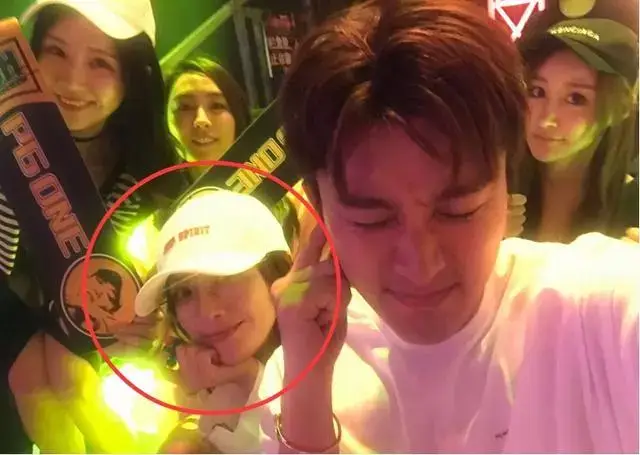 李小璐PG One事件引发的猜想:娱乐圈到底是有