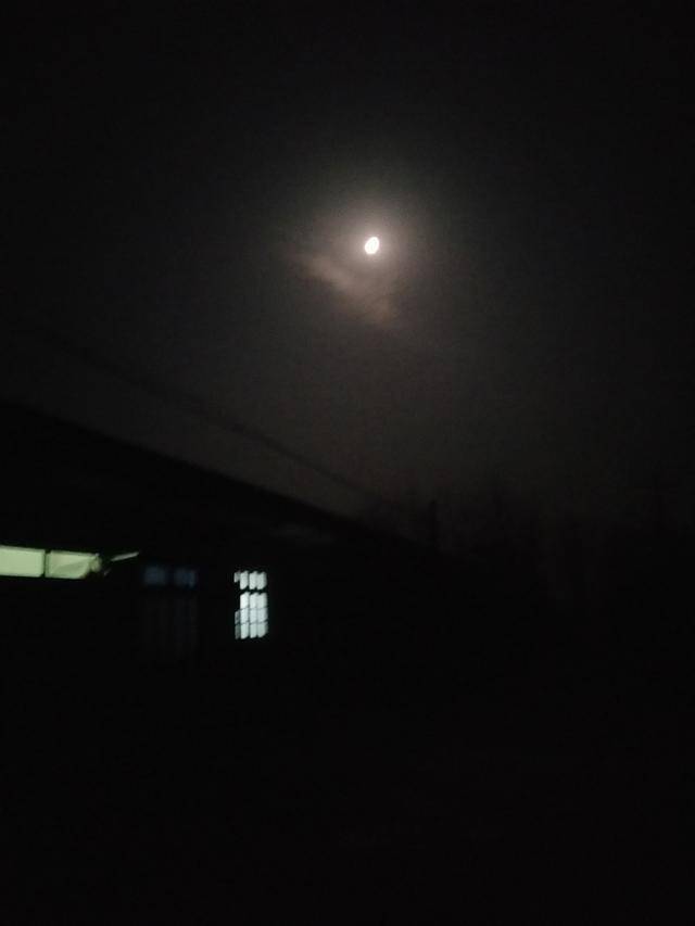 农村的这样的夜晚,看了你会害怕的