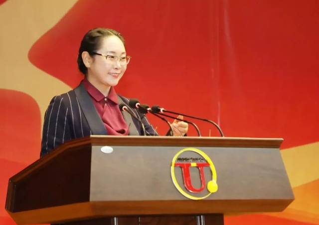 荣程集团董事会主席张荣华作报告
