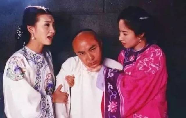 她曾是性感"万人迷,美貌不输范冰冰,如今嫁作人妻