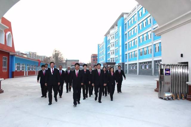 【羲皇圣里 铸魂名校】——新乐市东长寿学校举行新大门落成启用仪式