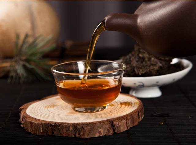 平淡是它的本色,苦涩是它的历程,清香是它的馈赠——黑茶