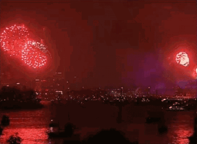 彩虹烟花震撼全球!澳洲跨年美呆了!