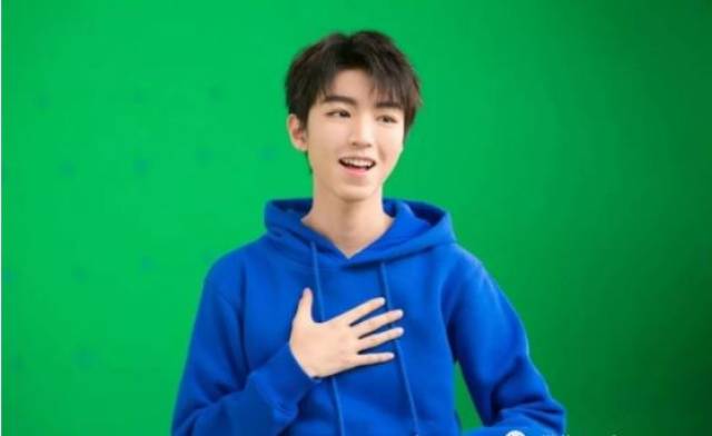 TFBOYS:半开麦昨的了,王俊凯没有假唱!