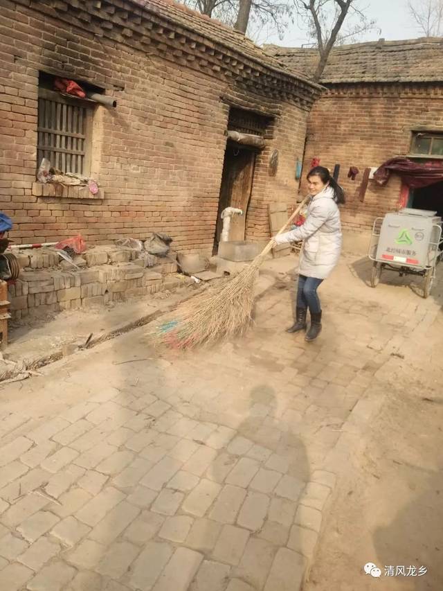 户部寨镇举行"干群同吃连心饭 共同欢喜迎新年"帮扶活动