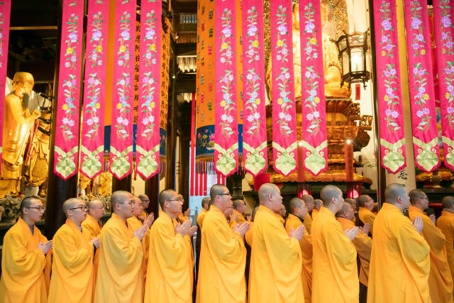 阿弥陀佛圣诞吉日,祈愿新的一年消灾延寿,幸福安康