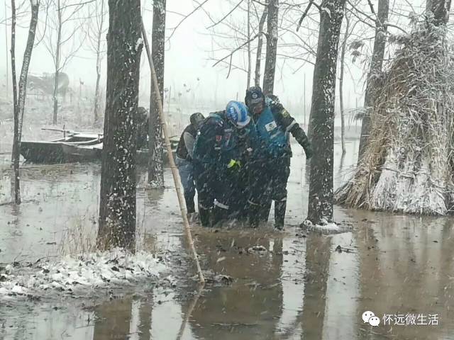 怀远淝河乡出事了,老大爷下河抓鱼,再也没上来