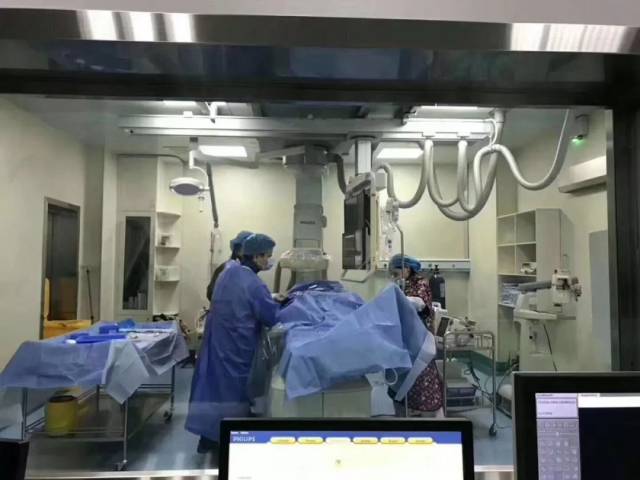 晋江市医院首台心脏介入手术顺利完成