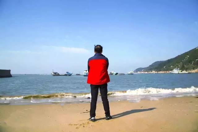 台州人传疯了!68岁老人,靠一条黄鱼创业成网红!2018年第一励志